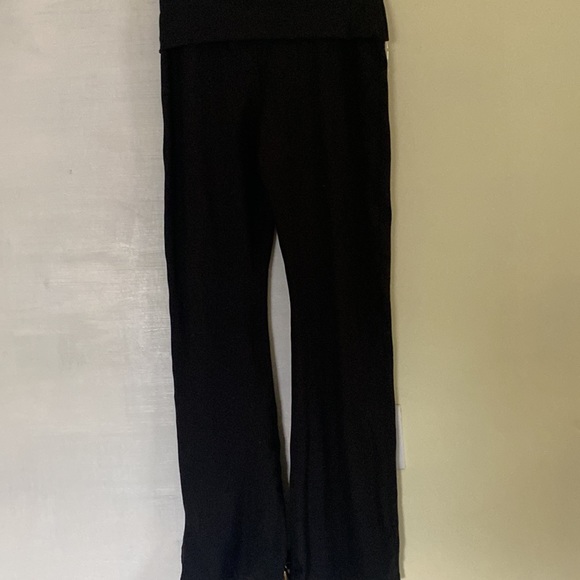 Evolution&Creation Black Stretch Reinforced Fold Over Butter Soft Contour Pants - Picture 3 of 10